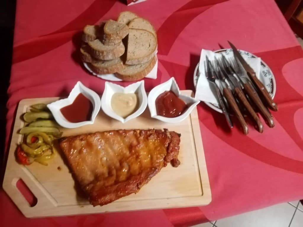 Vepřové žebra + chléb (3ks)